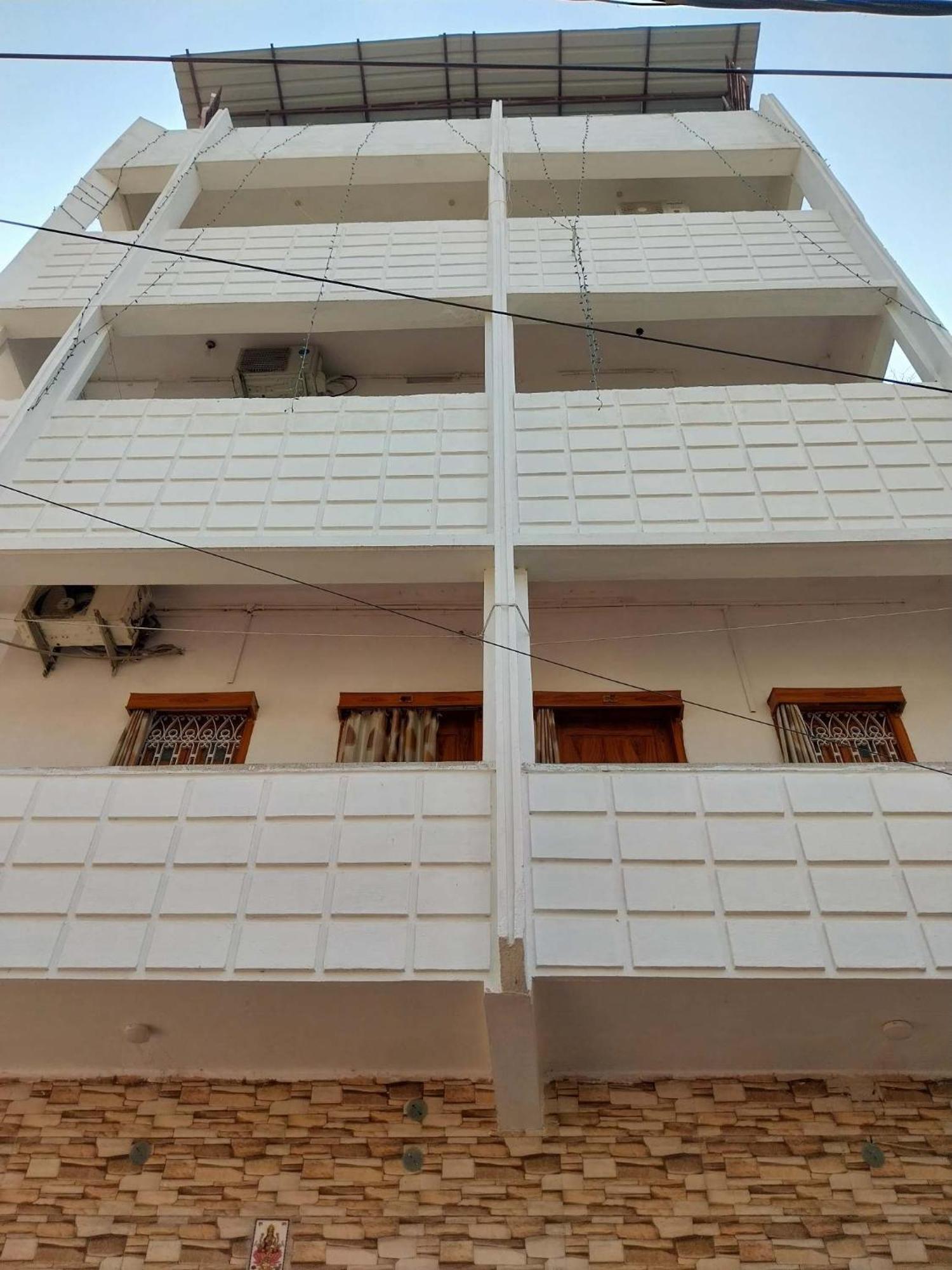 Hotel Mamata Rádzsgír Kültér fotó